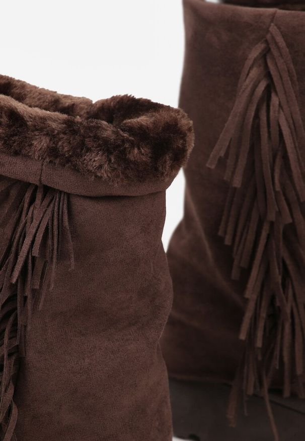 Born2be - Brązowe Botki w Stylu Śniegowców z Frędzlami i Cholewką Imitującą Nogawkę Sierafera. Zapięcie: bez zapięcia. Kolor: brązowy. Materiał: jeans. Szerokość cholewki: normalna