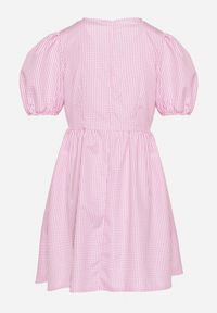 Born2be - Różowa Rozkloszowana Sukienka w Kratkę Vichy w Stylu Retro z Wiązaniem Telionea. Okazja: na co dzień. Kolor: różowy. Wzór: kratka. Typ sukienki: rozkloszowane. Styl: retro #4