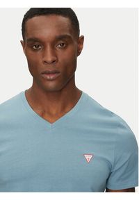 Guess T-Shirt M2YI37 I3Z14 Niebieski Slim Fit. Kolor: niebieski. Materiał: bawełna