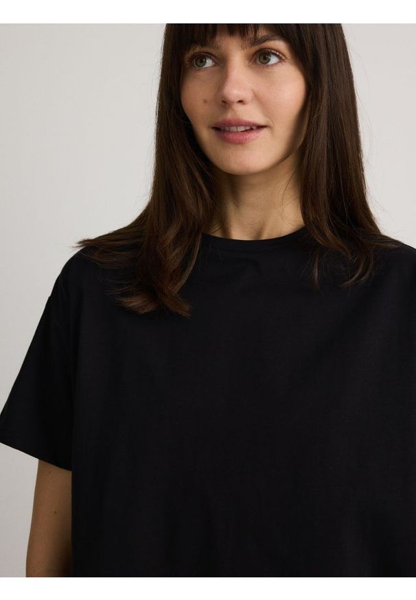 Reserved - T-shirt regular z merceryzowanej bawełny - czarny. Kolor: czarny. Materiał: bawełna. Wzór: gładki