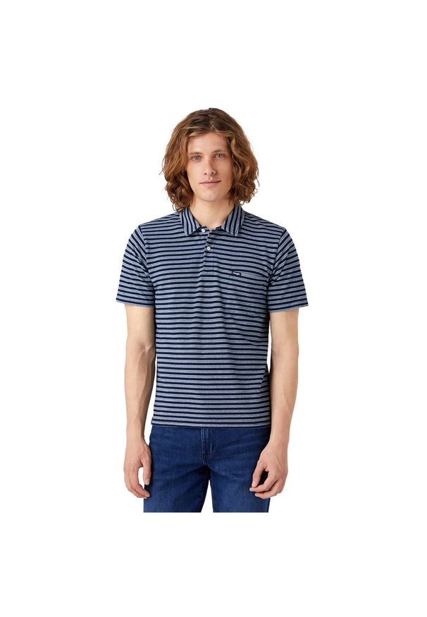 Wrangler - WRANGLER POLO SHIRT MĘSKA KOSZULKA W PASKI MID INDIGO W7BJDOX8E. Typ kołnierza: polo. Wzór: paski