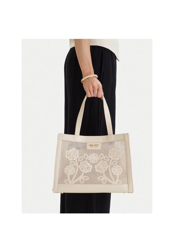 Torebka Nine West. Kolor: beżowy. Styl: street