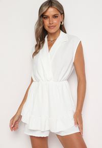 Born2be - Biały Krótki Kombinezon z Falbankami i Kołnierzykiem Laravia. Kolor: biały. Długość: krótkie. Styl: elegancki, wizytowy #7