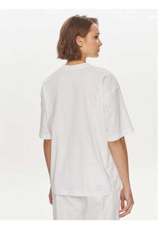 New Balance T-Shirt WT41519 Biały Oversize. Kolor: biały. Materiał: bawełna