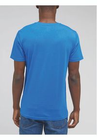 Lee T-Shirt Patch Logo L60UFQA13 Niebieski Regular Fit. Kolor: niebieski. Materiał: bawełna