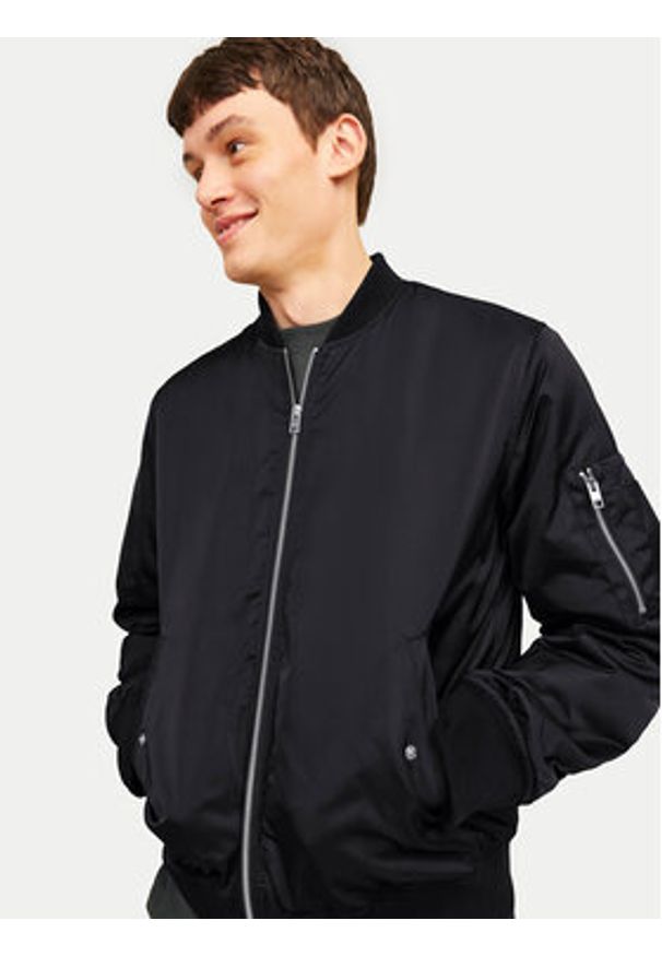 Jack & Jones - Jack&Jones Kurtka bomber Ocean 12256857 Czarny Regular Fit. Kolor: czarny. Materiał: syntetyk
