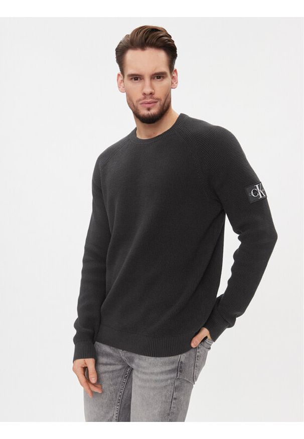 Calvin Klein Jeans Sweter J30J323989 Czarny Regular Fit. Kolor: czarny. Materiał: bawełna