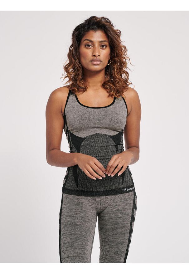 Damski tank top Hummel Clea. Kolor: wielokolorowy, czarny, szary. Materiał: dzianina, materiał
