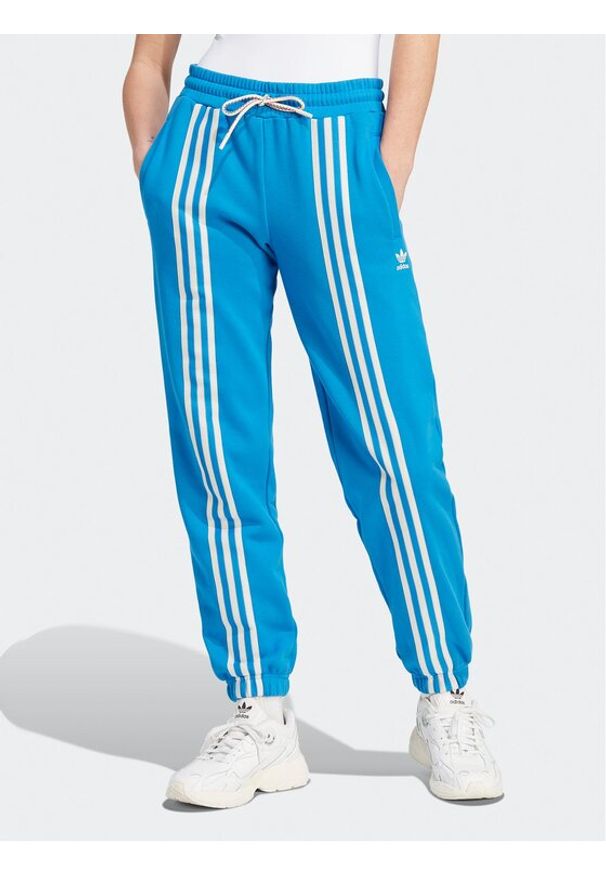 Adidas - adidas Spodnie dresowe IK7852 Niebieski. Kolor: niebieski. Materiał: bawełna, dresówka