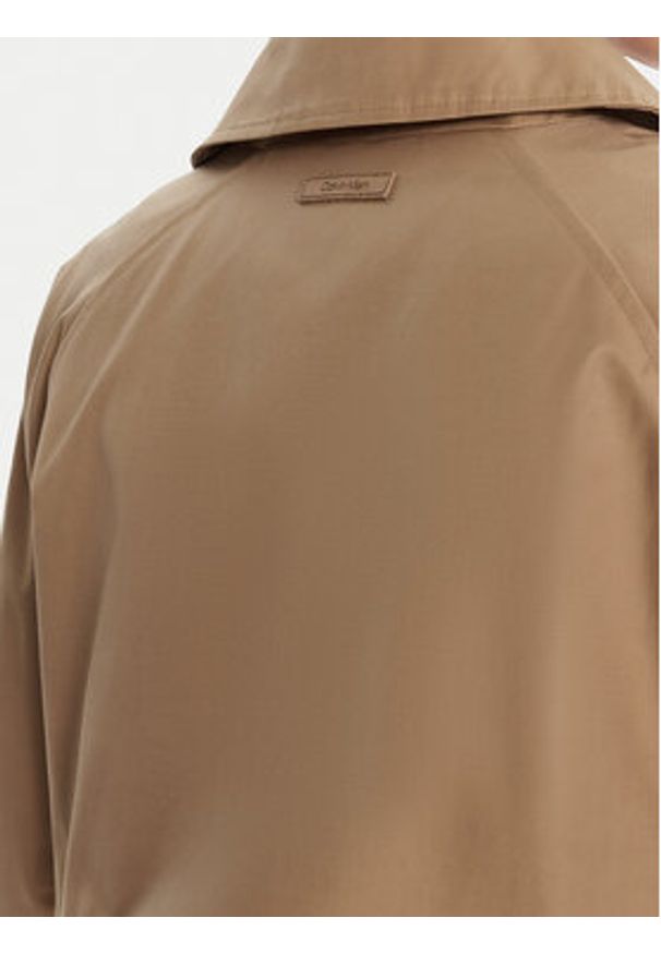Calvin Klein Trencz LV044C501G Brązowy Regular Fit. Kolor: brązowy. Materiał: syntetyk, bawełna