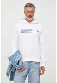 Guess bluza męska kolor biały z kapturem z aplikacją. Typ kołnierza: kaptur. Kolor: biały. Wzór: aplikacja #1