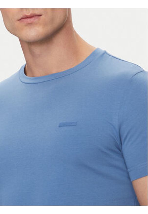 Calvin Klein T-Shirt K10K112724 Niebieski Slim Fit. Kolor: niebieski. Materiał: bawełna