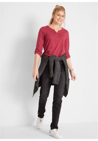 bonprix - Bluzka bawełniana z dekoltem henley z plisą guzikową. Typ kołnierza: typu henley. Kolor: czerwony. Materiał: bawełna. Długość rękawa: długi rękaw. Długość: długie #3