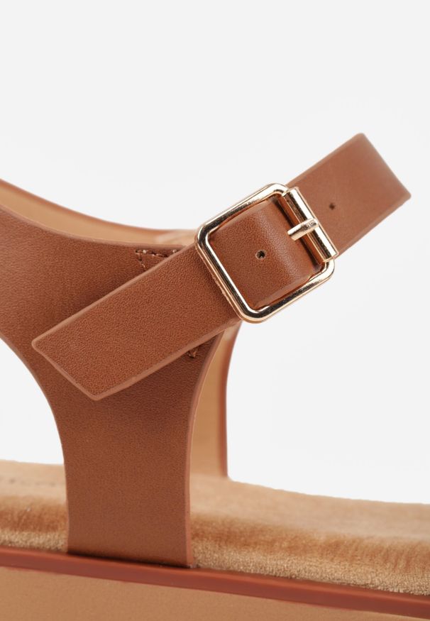 Born2be - Beżowe Sandały VICES na Płaskiej Podeszwie z Paskiem w Kształcie X Doriven. Okazja: na co dzień, na randkę, na spacer. Zapięcie: pasek. Kolor: beżowy. Materiał: len. Sezon: lato. Obcas: na płaskiej podeszwie. Styl: casual, elegancki