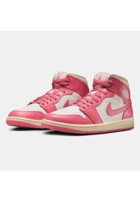 Nike Air Jordan 1 Mid "Pink Salt" Sneakersy damskie. Okazja: na uczelnię. Kolor: różowy. Materiał: guma, syntetyk, skóra. Szerokość cholewki: normalna. Model: Nike Air Jordan #6