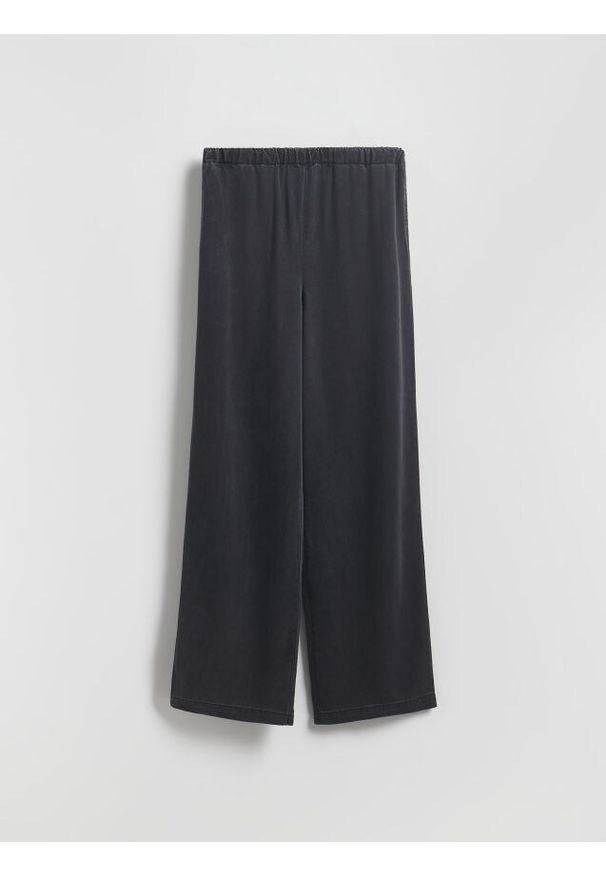 Reserved - Jeansy straight z lyocellem - szary. Kolor: szary