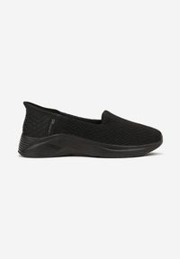 Born2be - Czarne Slip On Seldia. Okazja: na uczelnię, na co dzień. Nosek buta: okrągły. Zapięcie: bez zapięcia. Kolor: czarny. Materiał: materiał. Styl: casual