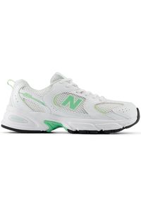 Buty dziecięce New Balance GR530SM – białe. Okazja: na uczelnię, na co dzień. Kolor: biały. Materiał: materiał, syntetyk, guma. Szerokość cholewki: normalna