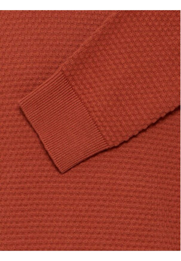 Blend Sweter 20717257 Czerwony Regular Fit. Kolor: czerwony. Materiał: bawełna