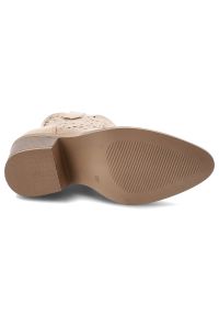 Botki damskie S.Barski,cholewka z materiału ażurowe wycięcia na bokach zamek po wewnętrznej stronie smukły fason wyprofilowany obcas stabilna bryła d. Okazja: na co dzień. Zapięcie: zamek. Kolor: beżowy. Szerokość cholewki: normalna. Wzór: ażurowy. Materiał: materiał. Obcas: na obcasie. Styl: casual, elegancki. Wysokość obcasa: średni #6