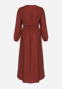 Born2be - Bordowa Rozkloszowana Sukienka z Marszczeniem i Gumką w Pasie Fedorna. Okazja: na co dzień. Kolekcja: plus size. Kolor: czerwony. Typ sukienki: dla puszystych. Styl: casual, elegancki #6