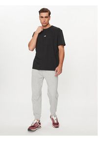 New Balance T-Shirt Athletics Remastered Graphic Cotton Jersey Short Sleeve T-shirt MT31504 Czarny Regular Fit. Kolor: czarny. Materiał: bawełna