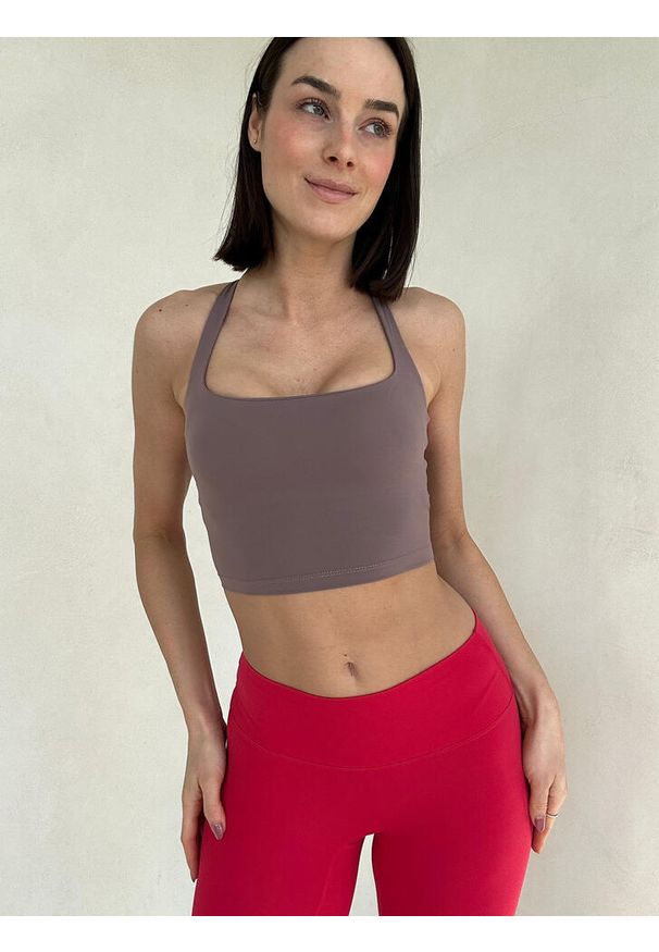 MOONHOLI - Stanik do jogi Moonholi Sunset z odkrytymi plecami. Kolor: beżowy. Sport: joga i pilates