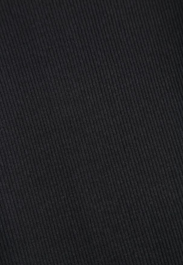 Renee - Czarna Sweterkowa Sukienka o Dopasowanym Kroju Sartana. Okazja: do pracy. Kolor: czarny. Długość rękawa: długi rękaw. Typ sukienki: dopasowane