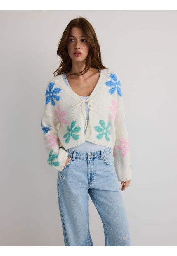 Reserved - Kardigan z ozdobnym wiązaniem - kremowy. Kolor: kremowy. Materiał: dzianina