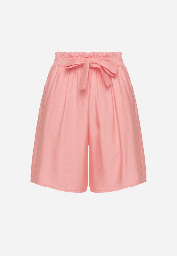 Born2be - Różowe Wiskozowe Szorty z Wysokim Stanem i Paskiem Lumovelle. Okazja: na co dzień. Stan: podwyższony. Kolor: różowy. Materiał: wiskoza. Styl: elegancki, casual