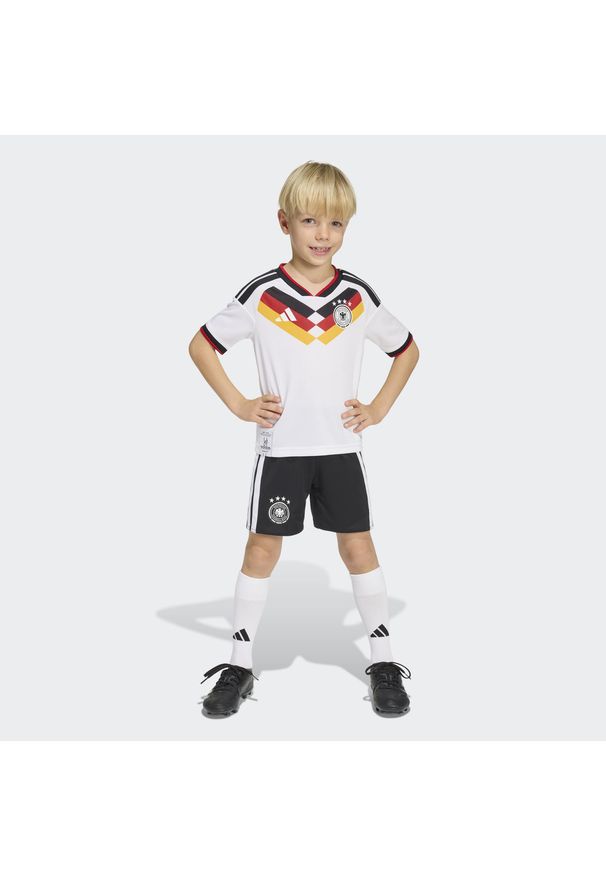 Adidas - Zestaw podstawowy Niemcy 26 Kids. Kolor: czarny, wielokolorowy, biały. Technologia: ClimaCool (Adidas). Sport: piłka nożna