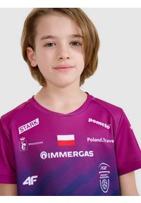 4f - 4F Koszulka meczowa replika wyjazdowa Liga Mistrzów CEV z sezonu 2024/2025 dziecięca 4F x Projekt Warszawa - multikolor 158/164 (12-14 lat). Typ kołnierza: dekolt w serek. Kolor: wielokolorowy. Materiał: dzianina, włókno, materiał, syntetyk. Wzór: gładki, nadruk, ze splotem. Sezon: lato. Styl: klasyczny, sportowy