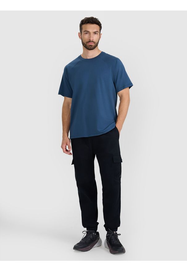 4f - 4F Spodnie casual cargo męskie - czarne M. Okazja: na co dzień. Kolor: czarny. Materiał: tkanina, bawełna, materiał. Styl: casual