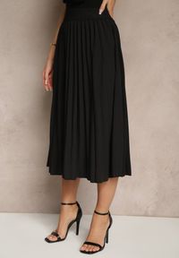 Renee - Czarna Casualowa Spódnica Plisowana z Gumką w Pasie Velentina. Okazja: na co dzień. Kolor: czarny. Materiał: koronka. Styl: casual