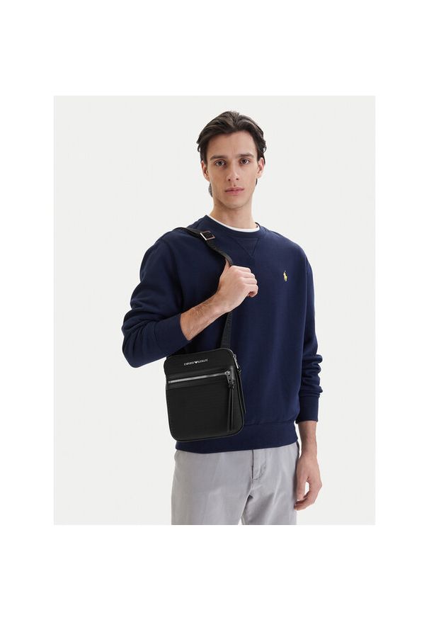Saszetka Emporio Armani. Kolor: czarny