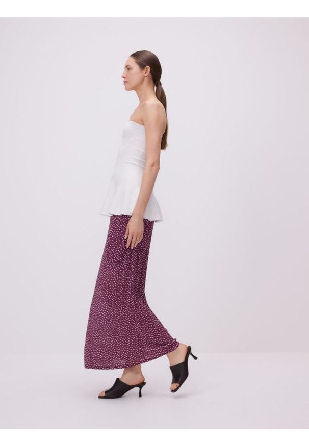 Reserved - Wzorzysta spódnica midi - jasnofioletowy. Kolor: fioletowy. Materiał: dzianina