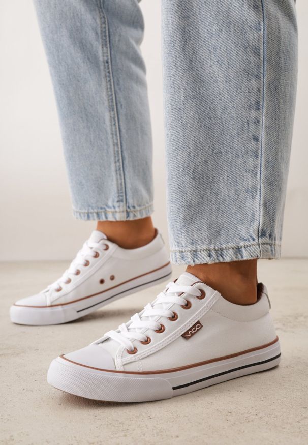Born2be - Biało-Brązowe Klasyczne Trampki do Kostki z Lamówką przy Podeszwie Kasiope. Okazja: na co dzień. Kolor: biały. Materiał: jeans. Styl: klasyczny