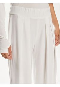 NORMA KAMALI Spodnie materiałowe ST1247HPC32944 Biały Regular Fit. Kolor: biały. Materiał: syntetyk
