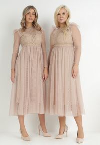 Born2be - Beżowa Sukienka z Koronką i Tiulem Nemila. Okazja: na co dzień. Typ kołnierza: dekolt w łódkę. Kolor: beżowy. Materiał: tiul, koronka. Wzór: koronka. Typ sukienki: proste. Styl: casual #1