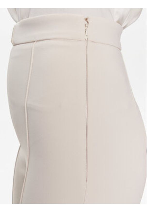 Elisabetta Franchi Spodnie materiałowe PA-T15-41E2 Écru Regular Fit. Materiał: syntetyk, materiał