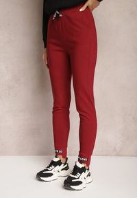 Renee - Bordowe Spodnie Bawełniane z Gumką w Pasie Bulara. Kolor: czerwony. Materiał: bawełna