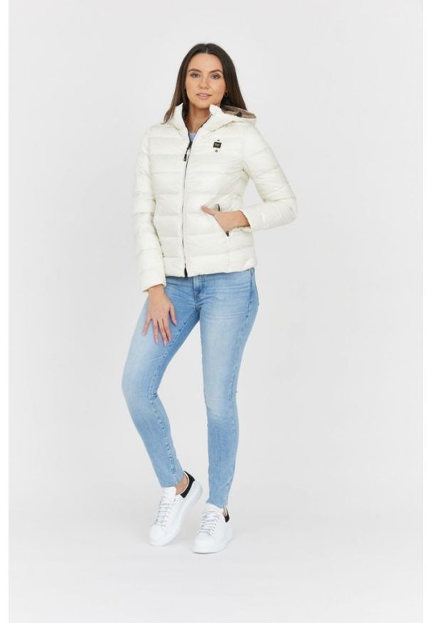 Blauer USA - BLAUER Puchowa kurtka ecru damska z kapturem Claudia fashion down jacket with hood, Rozmiar S. Typ kołnierza: kaptur. Kolor: biały. Materiał: puch