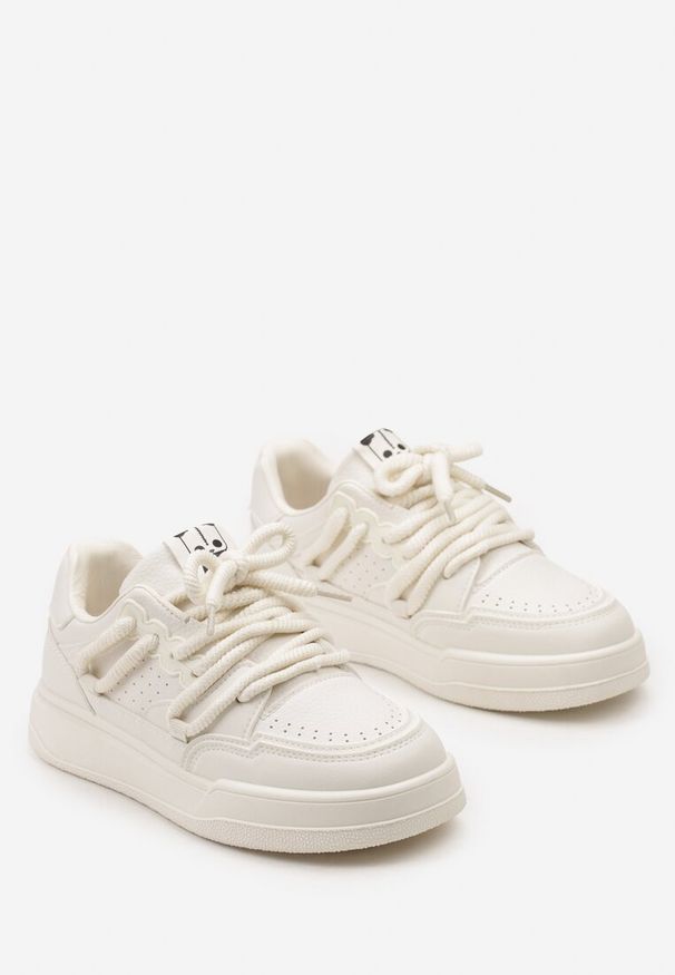 Renee - Beżowe Sneakersy Ozdobione Naszywką z Pandą i Szerokimi Sznurówkami Wannia. Kolor: beżowy. Wzór: aplikacja