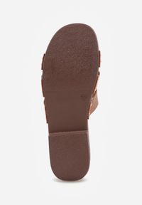 Renee - Brązowe Klapki na Grubej Podeszwie z Imitacji Drewna z Cholewką z Nitami Crason. Kolor: brązowy. Materiał: jeans. Wzór: haft. Sezon: lato. Styl: boho #4