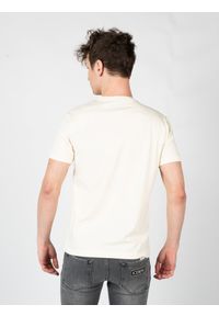 Iceberg T-Shirt "C-Neck" | F020639A | Mężczyzna | Beżowy. Okazja: na co dzień. Kolor: beżowy. Materiał: bawełna, elastan. Wzór: nadruk. Styl: casual, elegancki #5