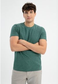 Volcano - T-shirt w paski TM-ULF. Okazja: na co dzień. Materiał: materiał, bawełna. Długość rękawa: krótki rękaw. Długość: krótkie. Wzór: paski. Sezon: lato. Styl: klasyczny, casual, street #1