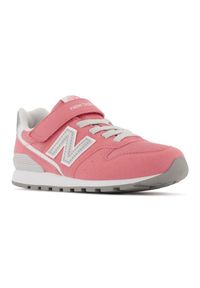 Buty New Balance Jr YV996JG3 różowe. Okazja: na uczelnię, na co dzień. Zapięcie: rzepy. Kolor: różowy. Materiał: guma, syntetyk, materiał. Szerokość cholewki: normalna. Model: New Balance 996 #4