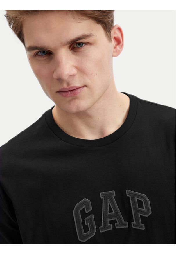 GAP - Gap T-Shirt 570044-02 Czarny Regular Fit. Kolor: czarny. Materiał: bawełna