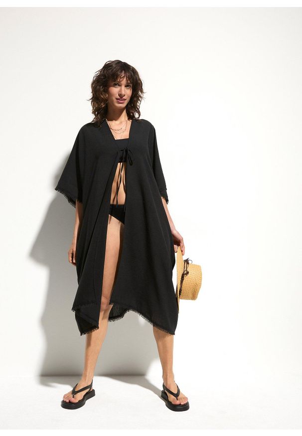 bonprix - Figi bikini z typowym wycięciem na nogi. Kolor: czarny. Materiał: poliamid