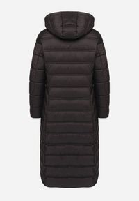 Born2be - Czarna Kurtka Pikowana o Długim Fasonie z Odpinanym Kapturem Reanora. Okazja: na co dzień, na spacer, do pracy. Kolor: czarny. Materiał: dzianina, jeans. Długość rękawa: długi rękaw. Długość: długie. Styl: casual #7